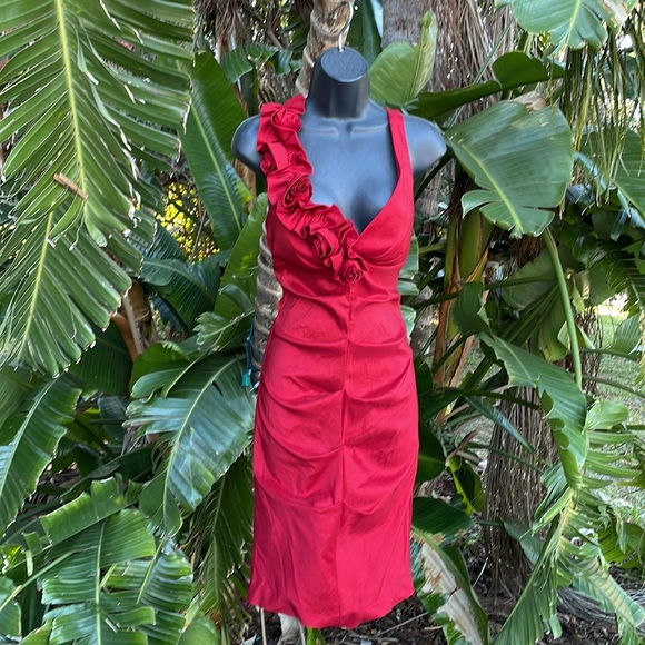 Xscape satin ruched column dress with Rosette - Picture 4 of 11